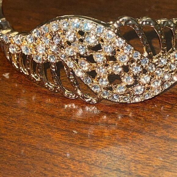 Formal Bracelet and ring gold tone crystal set - Picture 3 of 12